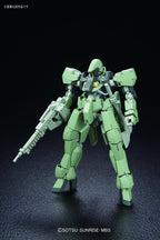 Model kit Bandai HG 1/144 Graze verde in posa dinamica con fucile su sfondo nero.