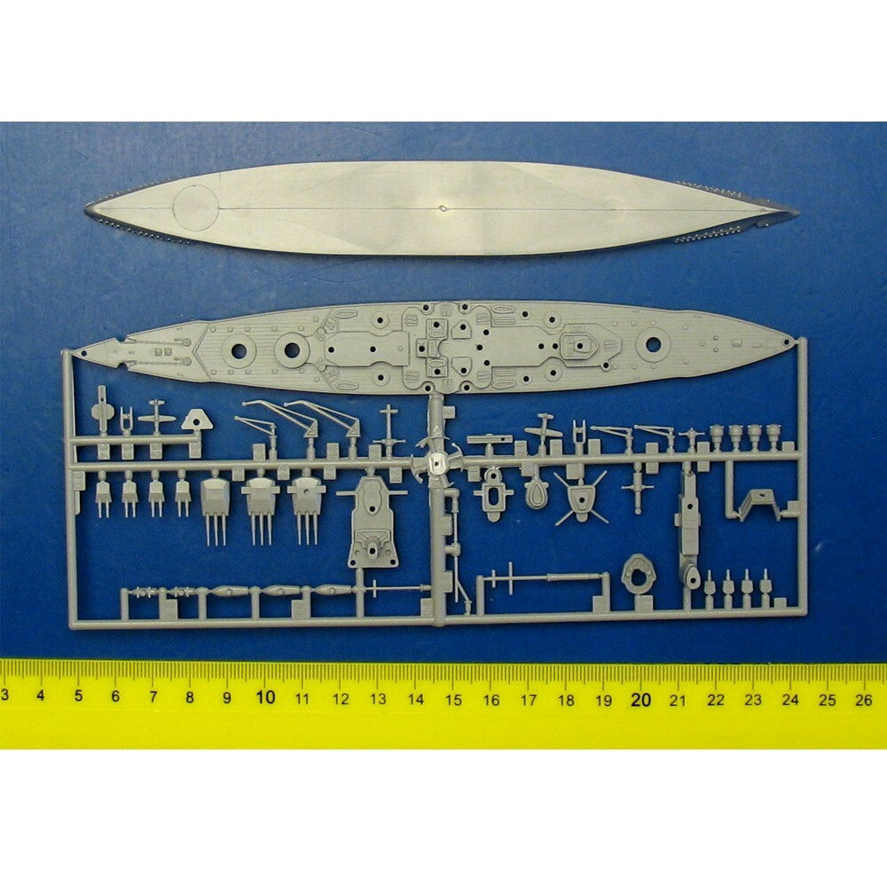 Revell 05136  1/1200 Battleship Scharnhorst Model Kit Nuovo NEW