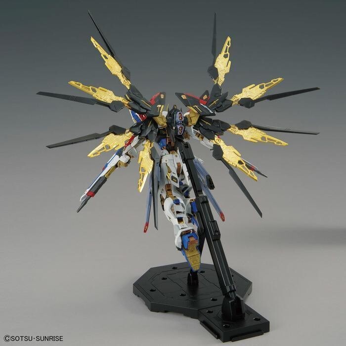 Bandai Master Grade Extreme MGEX 1/100 Gundam ZGMF-X20A Strike Freedom NEW