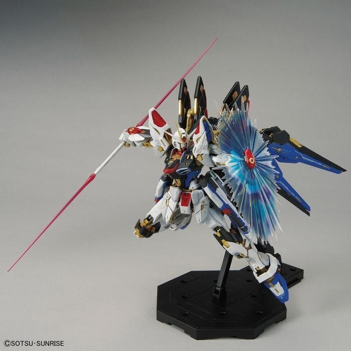 Bandai Master Grade Extreme MGEX 1/100 Gundam ZGMF-X20A Strike Freedom NEW