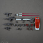Accessori e armi del model kit Bandai HG 1/144 GM: fucili, lanciarazzi, scudo, lame laser e mani intercambiabili.