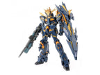 Model kit Bandai PG 1:60 Unicorn Gundam 02 Banshee Norn: robot nero e oro in posa su sfondo bianco.