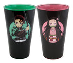 Set 2 bicchieri Demon Slayer 473ml Just Funky con illustrazioni di Tanjiro e Nezuko su sfondo nero.