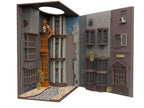 Diorama 3D Revell "Diagon Alley" di Harry Potter: ricostruzione in miniatura di una via magica in formato book nook.