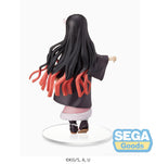 Statua PVC 19 cm di Nezuko Kamado "Sibling Bond" vista posteriore, con lunghi capelli neri e punte rosse.