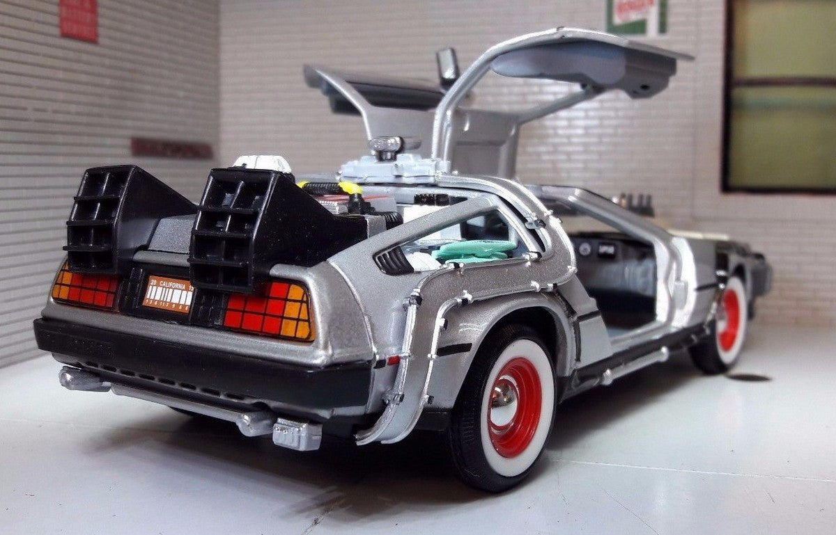 Welly: Ritorno al Futuro Parte III - DeLorean Time Machine (Scala 1:24)