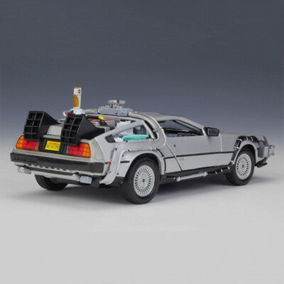Welly: Ritorno al Futuro Parte II - DeLorean Time Machine (Scala 1:24)